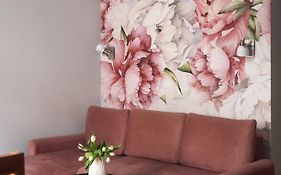 Loretas Roses Apartment Krakow Old Town